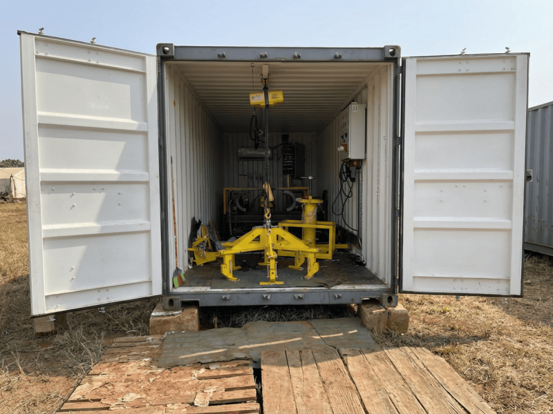 GMH-098 Run Flat Machine Container Model
