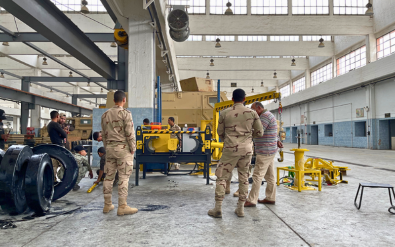 GMR-023 Workshop Model — military depot deployment with soldiers operating the system